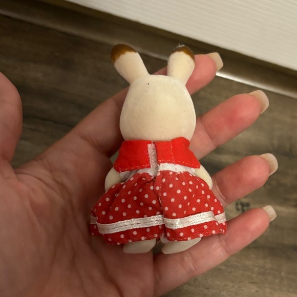 Sylvanian Families Calico Critters Hopscotch Chocolate Family - Picture 7 of 8